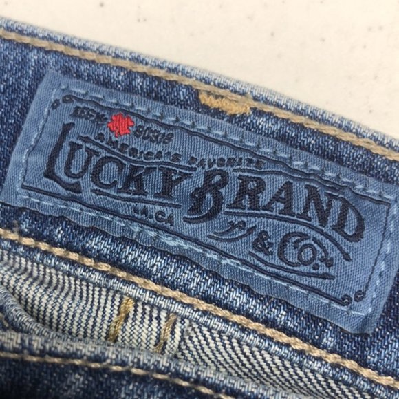 VINTAGE LUCKY BRAND JEAN CUTOFFS  4/27 🍀 - Picture 2 of 9